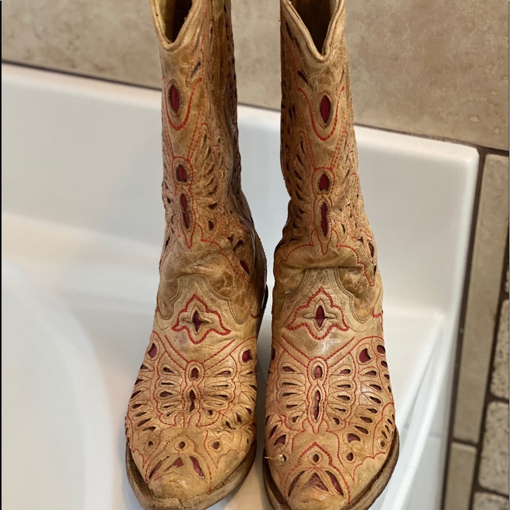 Corral Boots - Picture 2 of 6